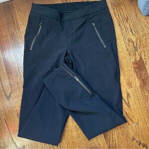 Athleta Black Wander Stash Pants.  Size 6. Perfect for hiking and travel.